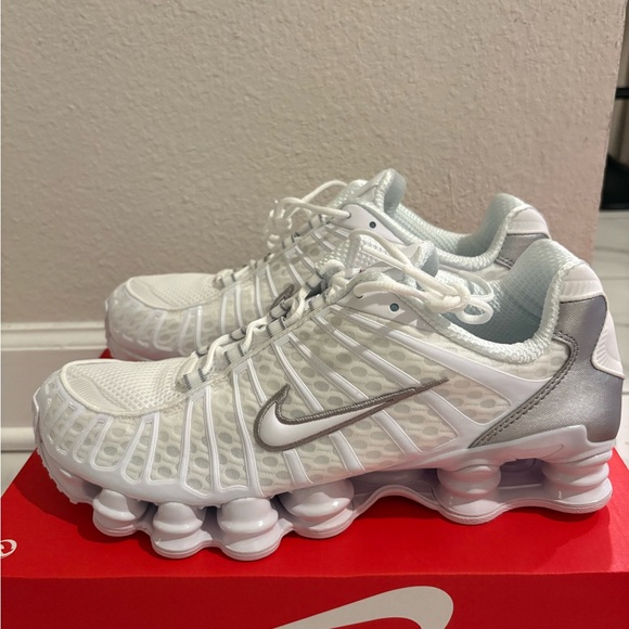 Nike Shox TL Metallic Silver‼️STEAL  ‼️Size 10M - Picture 1 of 5